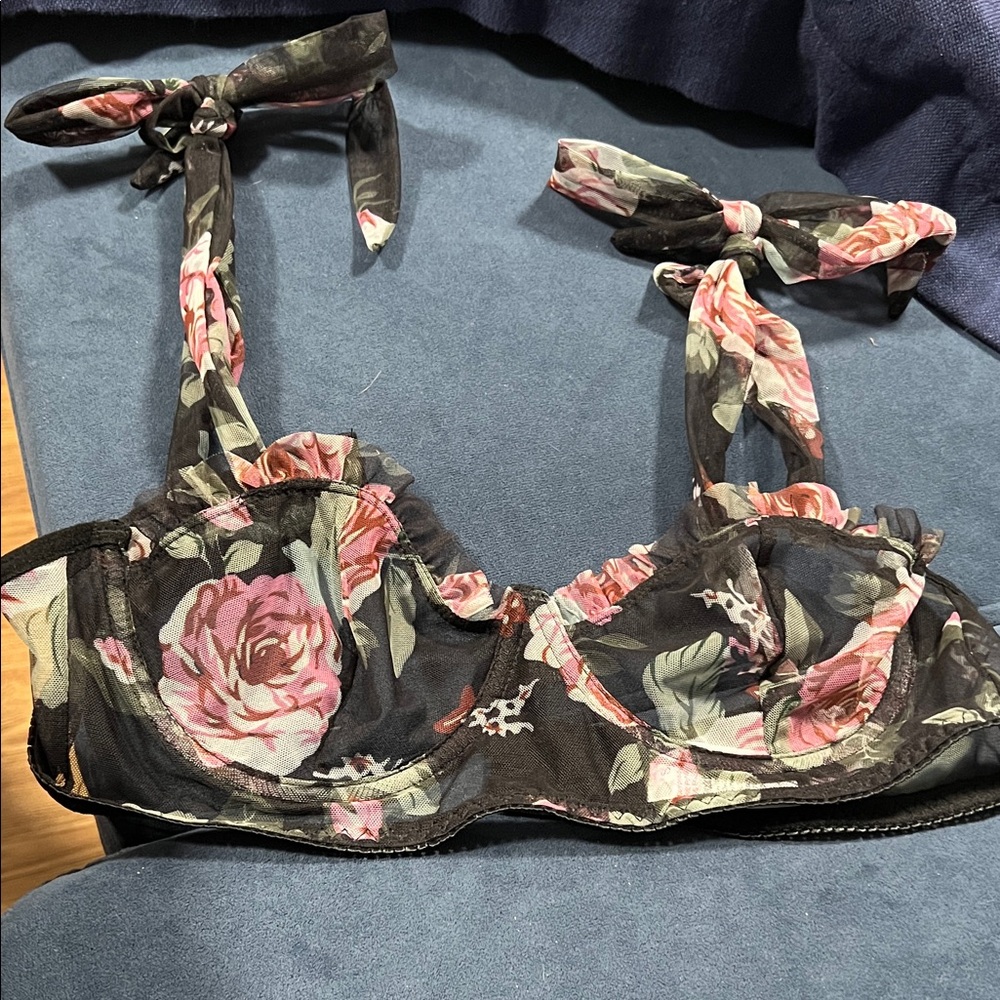 Chic Black and Pink Floral Women's Bra